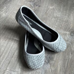 Seychelles Gray Textured Ballet Flats